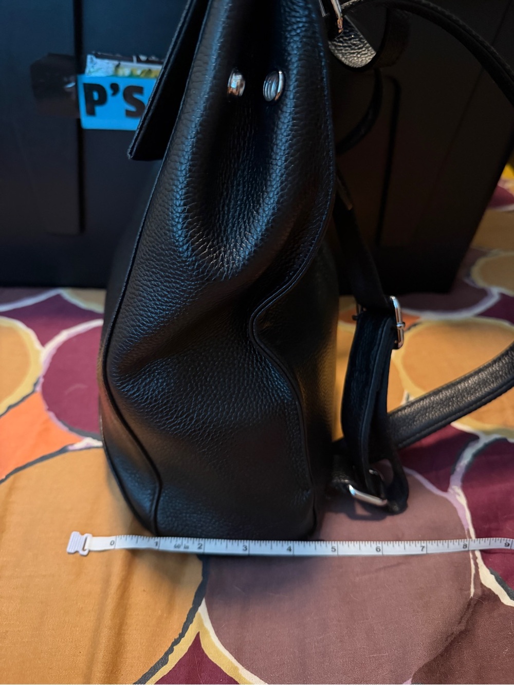 👉🏼LIKE NEW👈🏼 Gorgeous Black Heshe Leather Backpack Crossbody Shoulder Purse - Picture 8 of 8